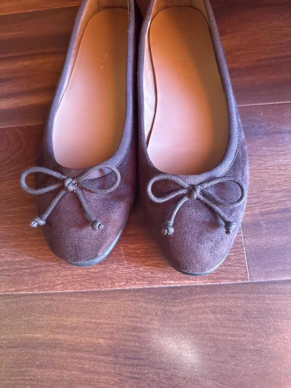 AEROSOLES Brown Flat Shoes Size 7.5